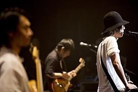 独特の世界観でファンを魅了するRADWIMPS